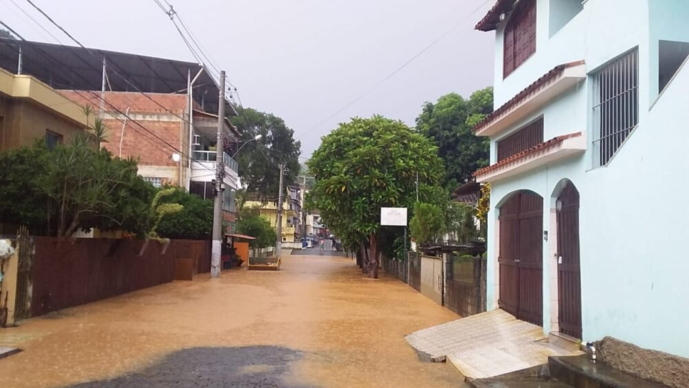 Forte Chuva Alaga Ruas E Interdita Estradas Em Mimoso Do Sul Jornal