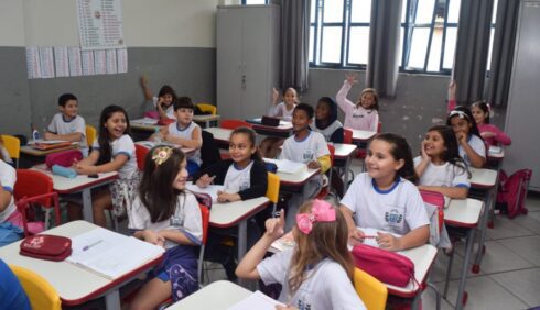 alunos em escola municipal de Cachoeiro