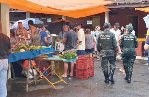 Polícia Ambiental na feira de Alegre