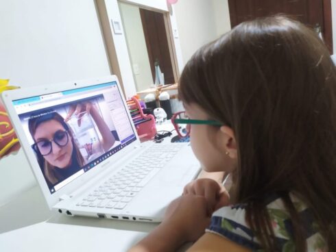 Sem aulas presenciais, alunos de Cachoeiro vão poder estudar pela internet