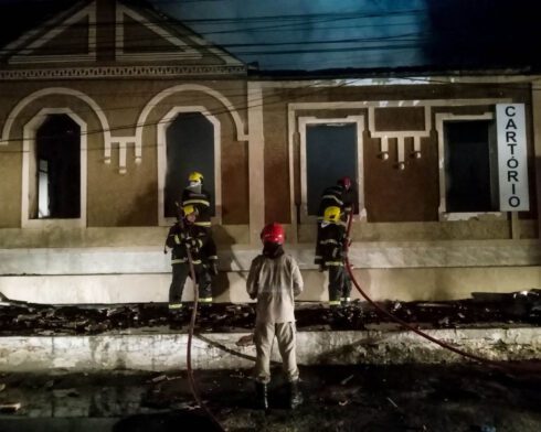 incendio-cartorio-bombeiros-27-09