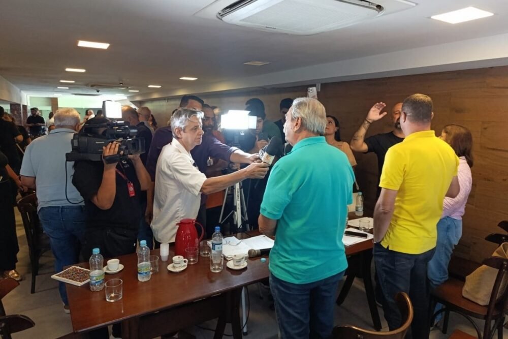 Coletiva com Antônio Bitencourt