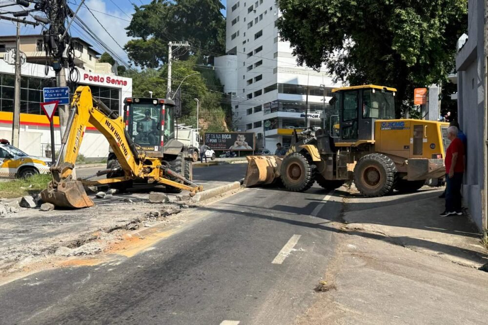 Muretas irregulares sendo retiradas das vias de Cachoeiro